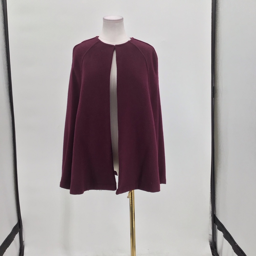 Lauren Ralph Lauren’s Woman’s Cape Size:S/M Color: Burgundy